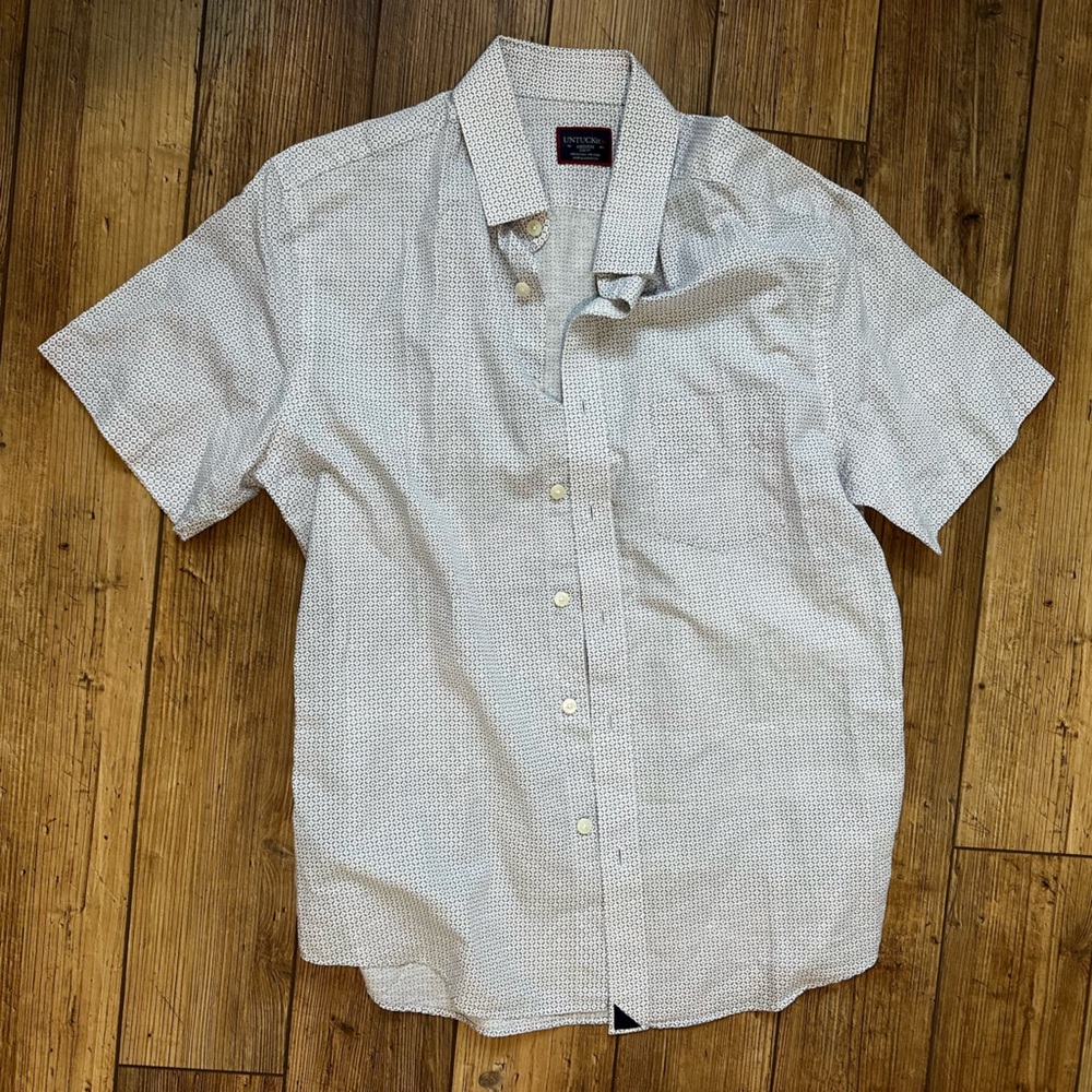 UNTUCKit Light Gray Casual Button Down Shirt